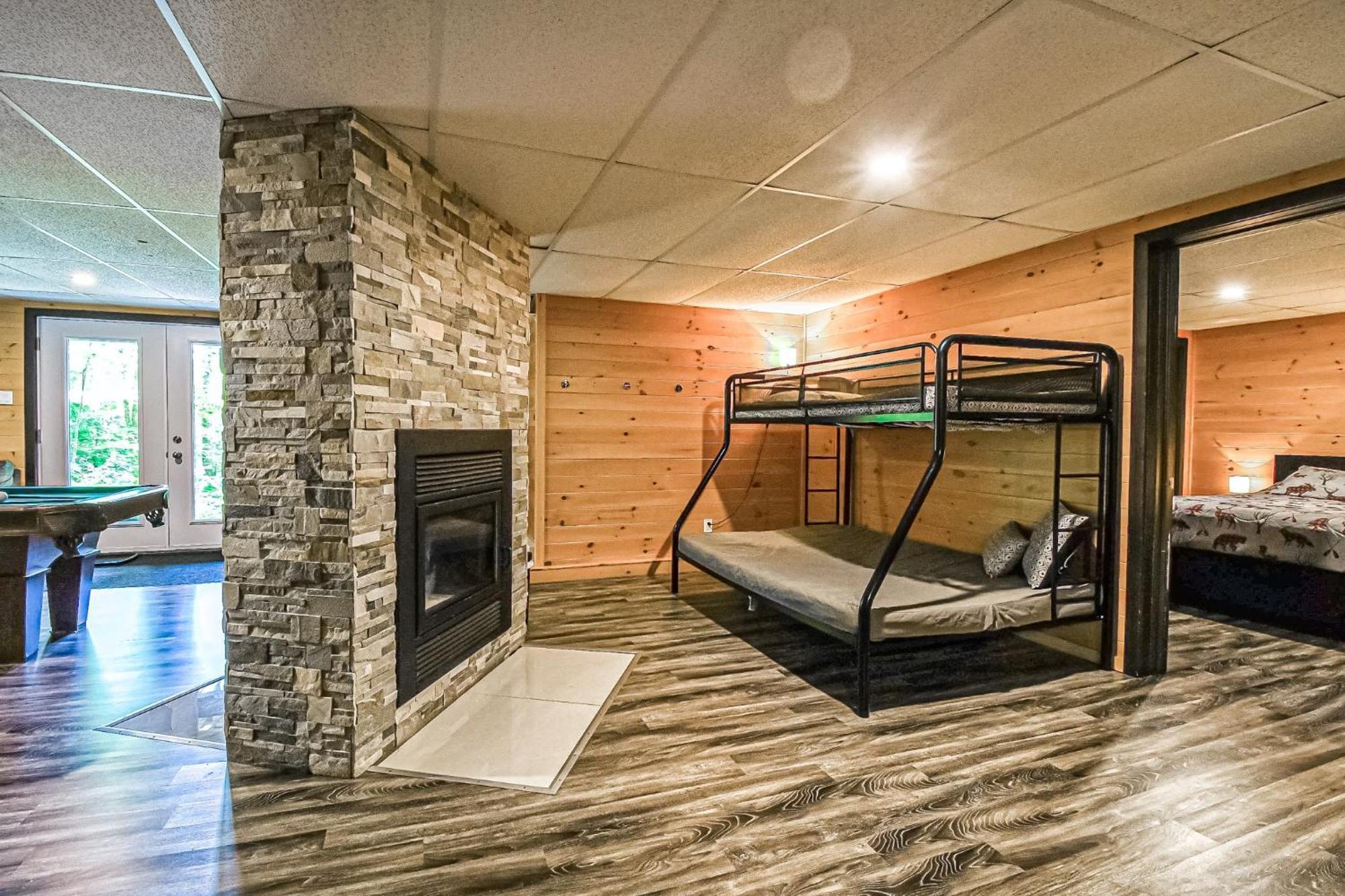 Brown Bear Lodge Brownsburg Екстер'єр фото